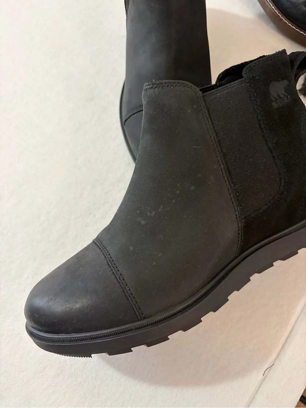 SOREL Women's Evie II Chelsea Boots., size 9